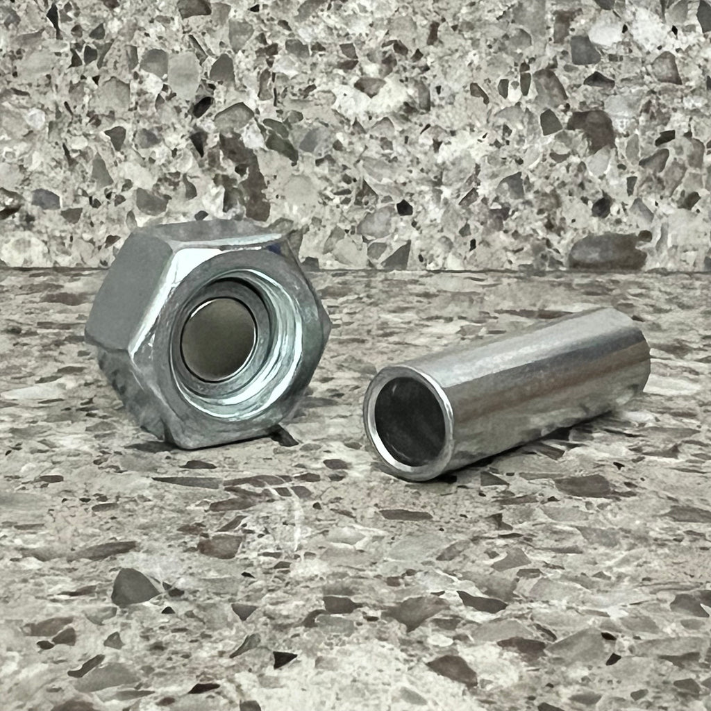 Judges Exclusive:  Smooth-Shaft Fastner